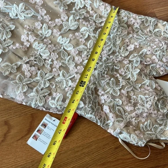 Mac Duggal Woman’s Floral Embroidered Corset Bodice Gown Size 8 NWT - Picture 13 of 17